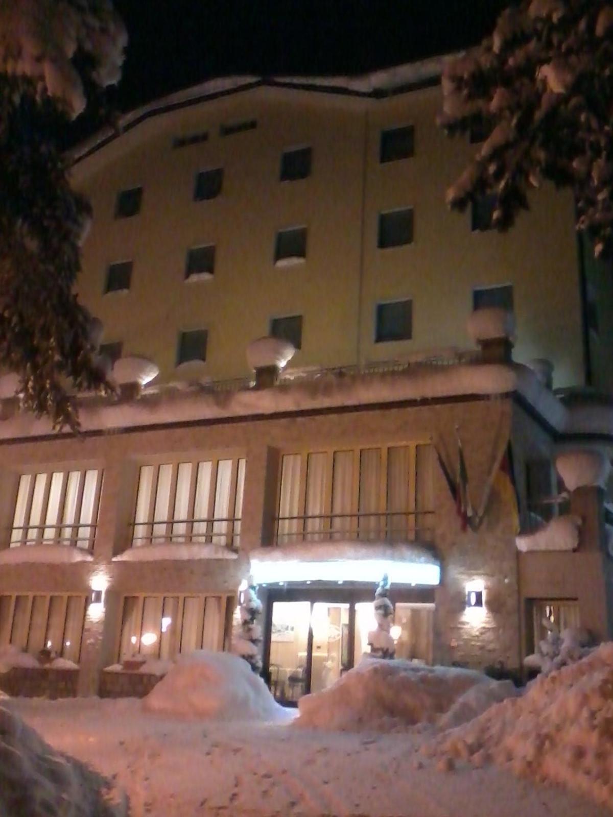 Hotel Miravalle 2000 Lizzano In Belvedere Exterior photo